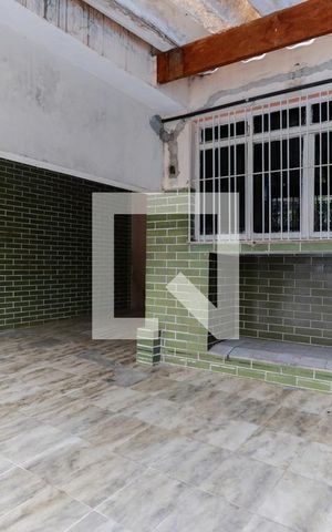 Casa à venda com 120m², 4 quartos e 2 vagas Casa à venda com 120m², 4 quartos e 2 vagasGaragem (casa 2)