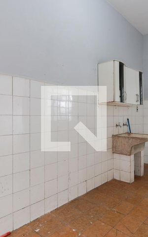 Casa à venda com 120m², 4 quartos e 2 vagas Casa à venda com 120m², 4 quartos e 2 vagasÁrea de serviço (casa 2)