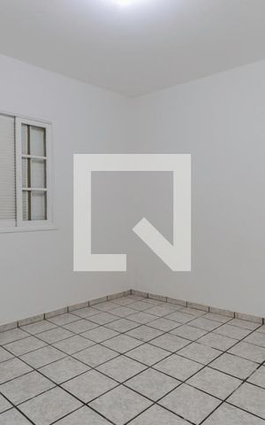 Casa à venda com 120m², 4 quartos e 2 vagas Casa à venda com 120m², 4 quartos e 2 vagasQuarto (casa 2)