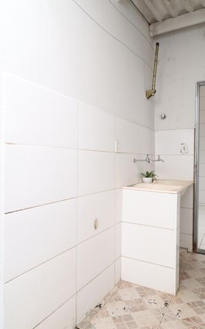 Casa para alugar com 50m², 2 quartos e 1 vagaÁrea de Serviço