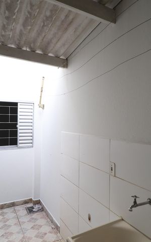 Casa para alugar com 50m², 2 quartos e 1 vagaÁrea de Serviço