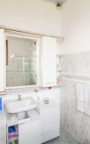 Casa para alugar com 105m², 2 quartos e 1 vagaBanheiro