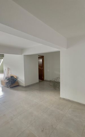 Casa à venda com 160m², 3 quartos e 5 vagas Casa à venda com 160m², 3 quartos e 5 vagasGaragem