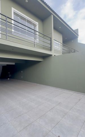 Casa à venda com 160m², 3 quartos e 5 vagas Casa à venda com 160m², 3 quartos e 5 vagasGaragem