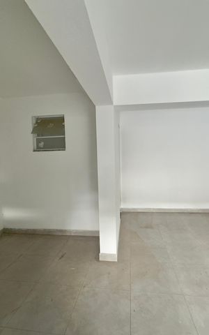 Casa à venda com 160m², 3 quartos e 5 vagas Casa à venda com 160m², 3 quartos e 5 vagasGaragem