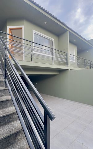 Casa à venda com 160m², 3 quartos e 5 vagas Casa à venda com 160m², 3 quartos e 5 vagasGaragem