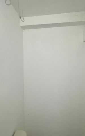 Casa à venda com 160m², 3 quartos e 5 vagas Casa à venda com 160m², 3 quartos e 5 vagasLavabo da garagem