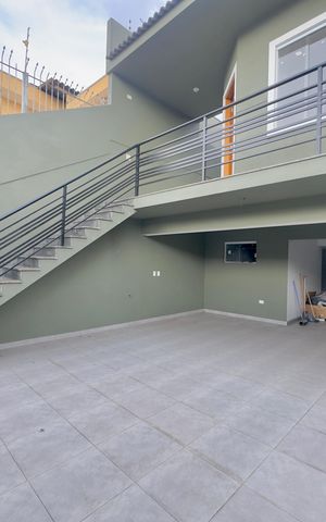 Casa à venda com 160m², 3 quartos e 5 vagas Casa à venda com 160m², 3 quartos e 5 vagasGaragem