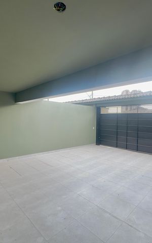 Casa à venda com 160m², 3 quartos e 5 vagas Casa à venda com 160m², 3 quartos e 5 vagasGaragem