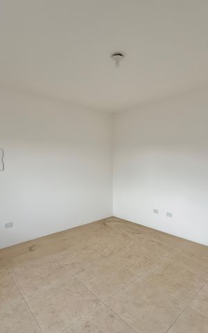 Casa à venda com 160m², 3 quartos e 5 vagas Casa à venda com 160m², 3 quartos e 5 vagasSala
