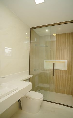 Casa de condomínio para alugar com 258m², 3 quartos e 4 vagas Casa de condomínio para alugar com 258m², 3 quartos e 4 vagasBanheiro do Quarto 1