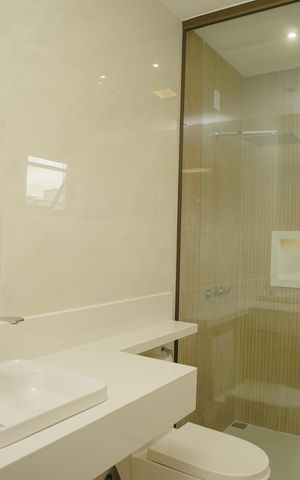 Casa de condomínio para alugar com 258m², 3 quartos e 4 vagas Casa de condomínio para alugar com 258m², 3 quartos e 4 vagasBanheiro do Quarto 1