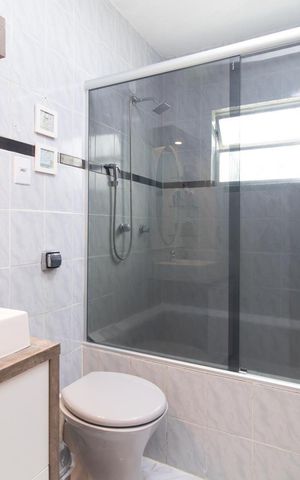 Casa à venda com 102m², 2 quartos e 1 vaga Casa à venda com 102m², 2 quartos e 1 vagaBanheiro