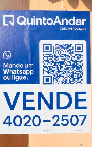 Casa à venda com 290m², 4 quartos e 4 vagas Casa à venda com 290m², 4 quartos e 4 vagasPlaca