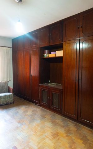 Casa à venda com 290m², 4 quartos e 4 vagas Casa à venda com 290m², 4 quartos e 4 vagasQuarto 2