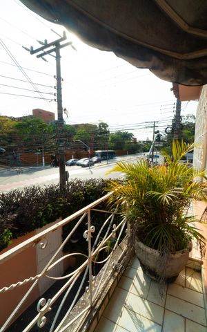 Casa à venda com 290m², 4 quartos e 4 vagas Casa à venda com 290m², 4 quartos e 4 vagasVaranda do quarto 1