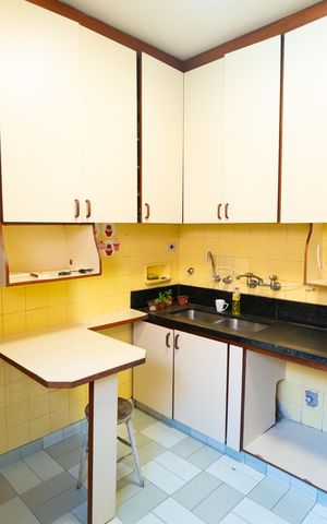 Casa à venda com 290m², 4 quartos e 4 vagas Casa à venda com 290m², 4 quartos e 4 vagasCozinha