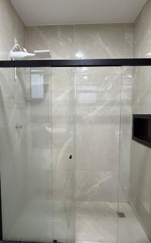 Casa de condomínio para alugar com 350m², 5 quartos e 1 vaga Casa de condomínio para alugar com 350m², 5 quartos e 1 vagaBanheiro da suíte 1