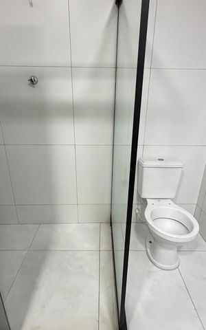Casa de condomínio para alugar com 350m², 5 quartos e 1 vaga Casa de condomínio para alugar com 350m², 5 quartos e 1 vagaBanheiro da suíte 3