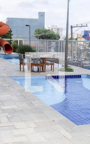 Apartamento à venda com 72m², 3 quartos e 1 vaga Apartamento à venda com 72m², 3 quartos e 1 vagaPiscina