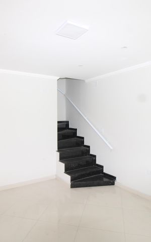 Casa à venda com 265m², 3 quartos e 2 vagasSala