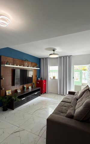 Casa à venda com 100m², 3 quartos e 1 vaga Casa à venda com 100m², 3 quartos e 1 vagaSala