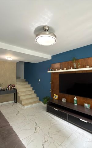 Casa à venda com 100m², 3 quartos e 1 vaga Casa à venda com 100m², 3 quartos e 1 vagaSala