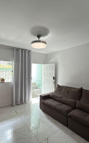 Casa à venda com 100m², 3 quartos e 1 vaga Casa à venda com 100m², 3 quartos e 1 vagaSala