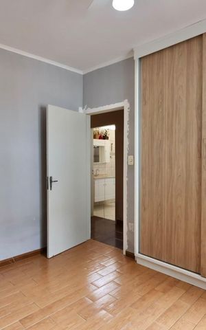 Casa à venda com 321m², 4 quartos e 5 vagas Casa à venda com 321m², 4 quartos e 5 vagasQuarto 2