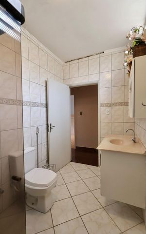 Casa à venda com 321m², 4 quartos e 5 vagas Casa à venda com 321m², 4 quartos e 5 vagasBanheiro