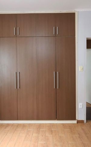 Casa à venda com 321m², 4 quartos e 5 vagas Casa à venda com 321m², 4 quartos e 5 vagasQuarto 3