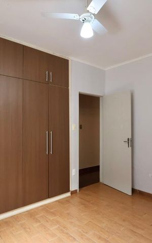 Casa à venda com 321m², 4 quartos e 5 vagas Casa à venda com 321m², 4 quartos e 5 vagasQuarto 3