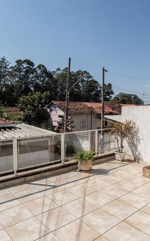 Casa à venda com 252m², 3 quartos e 3 vagas Casa à venda com 252m², 3 quartos e 3 vagasTerraço