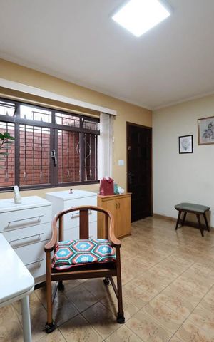 Casa à venda com 143m², 2 quartos e 2 vagasHall