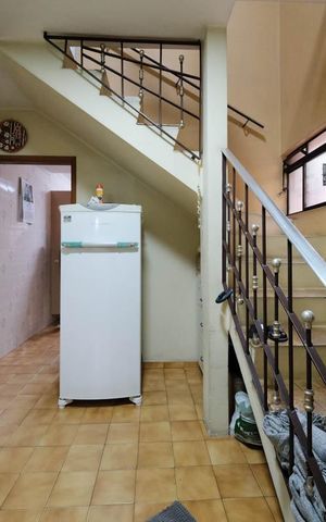 Casa à venda com 143m², 2 quartos e 2 vagasHall