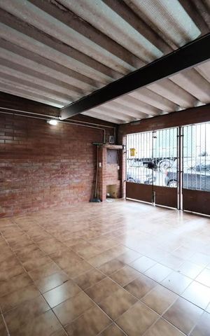 Casa à venda com 143m², 2 quartos e 2 vagasGaragem