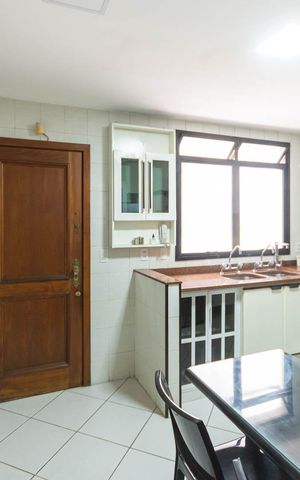 Apartamento à venda com 159m², 3 quartos e 2 vagasCozinha