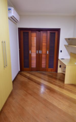 Casa de condomínio para alugar com 470m², 4 quartos e 4 vagasQuarto 3 - Suíte