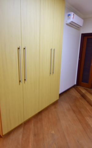 Casa de condomínio para alugar com 470m², 4 quartos e 4 vagasQuarto 3 - Suíte