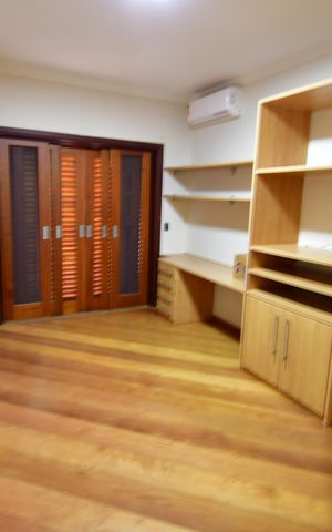 Casa de condomínio para alugar com 470m², 4 quartos e 4 vagasQuarto 2 - Suíte