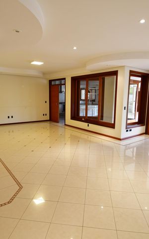 Casa de condomínio para alugar com 470m², 4 quartos e 4 vagasSala