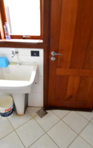 Casa de condomínio para alugar com 470m², 4 quartos e 4 vagasÁrea de Serviço