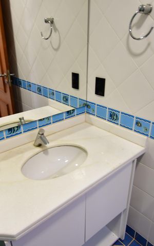 Casa de condomínio para alugar com 470m², 4 quartos e 4 vagasBanheiro