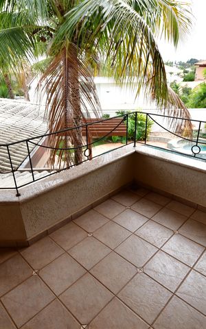 Casa de condomínio para alugar com 470m², 4 quartos e 4 vagasQuarto 3 - Suíte Sacada