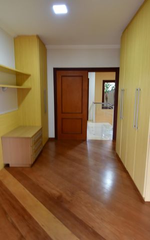 Casa de condomínio para alugar com 470m², 4 quartos e 4 vagasQuarto 3 - Suíte