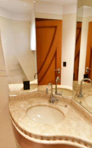 Casa de condomínio para alugar com 470m², 4 quartos e 4 vagasLavabo