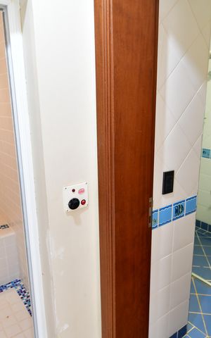 Casa de condomínio para alugar com 470m², 4 quartos e 4 vagasBanheiro
