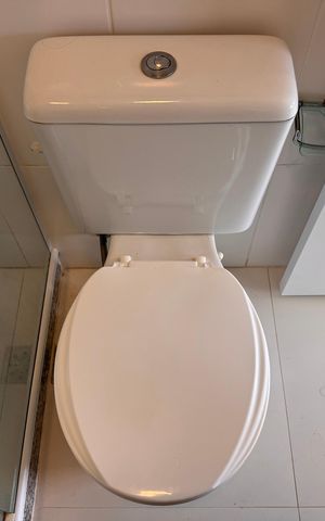 Apartamento para alugar com 78m², 2 quartos e 1 vaga Apartamento para alugar com 78m², 2 quartos e 1 vagaBanheiro da Suíte