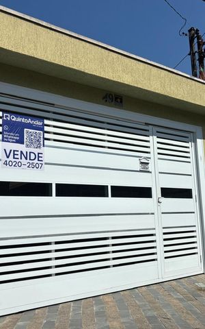Casa para alugar com 127m², 3 quartos e 2 vagas Casa para alugar com 127m², 3 quartos e 2 vagasFachada