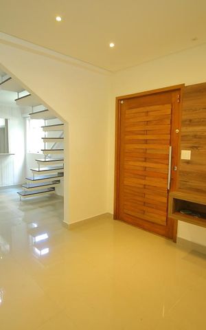 Casa para alugar com 127m², 3 quartos e 2 vagasSala